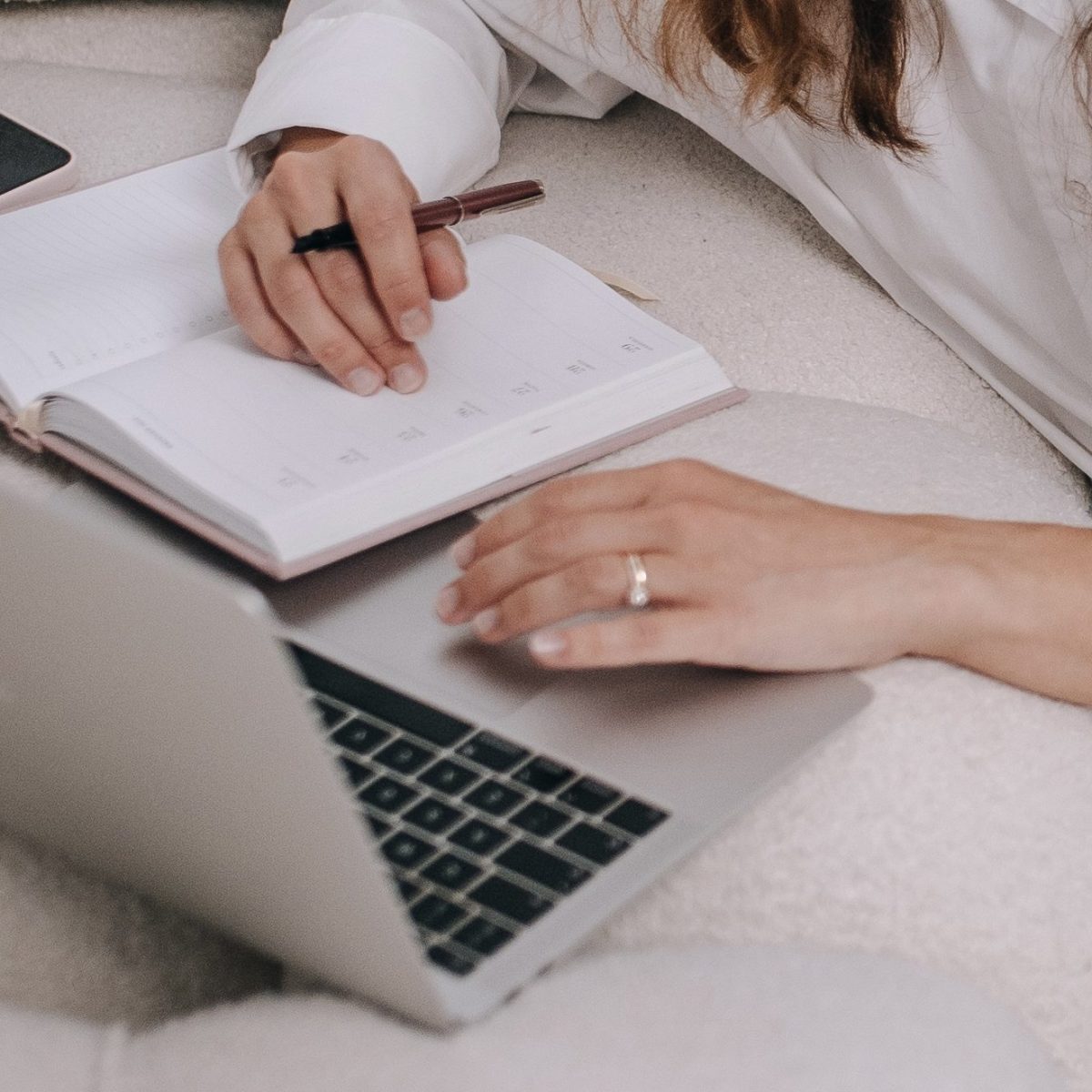 Brak realizacji programu opieki nad zwierzętami i zapobiegania bezdomności zwierząt przez&nbsp;gminę.